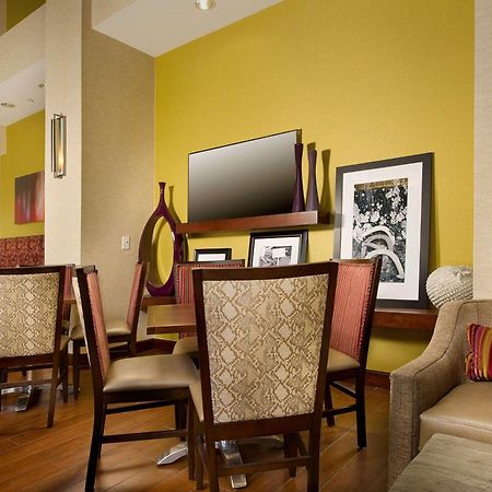 Hampton Inn And Suites San Antonio Airport Exteriér fotografie
