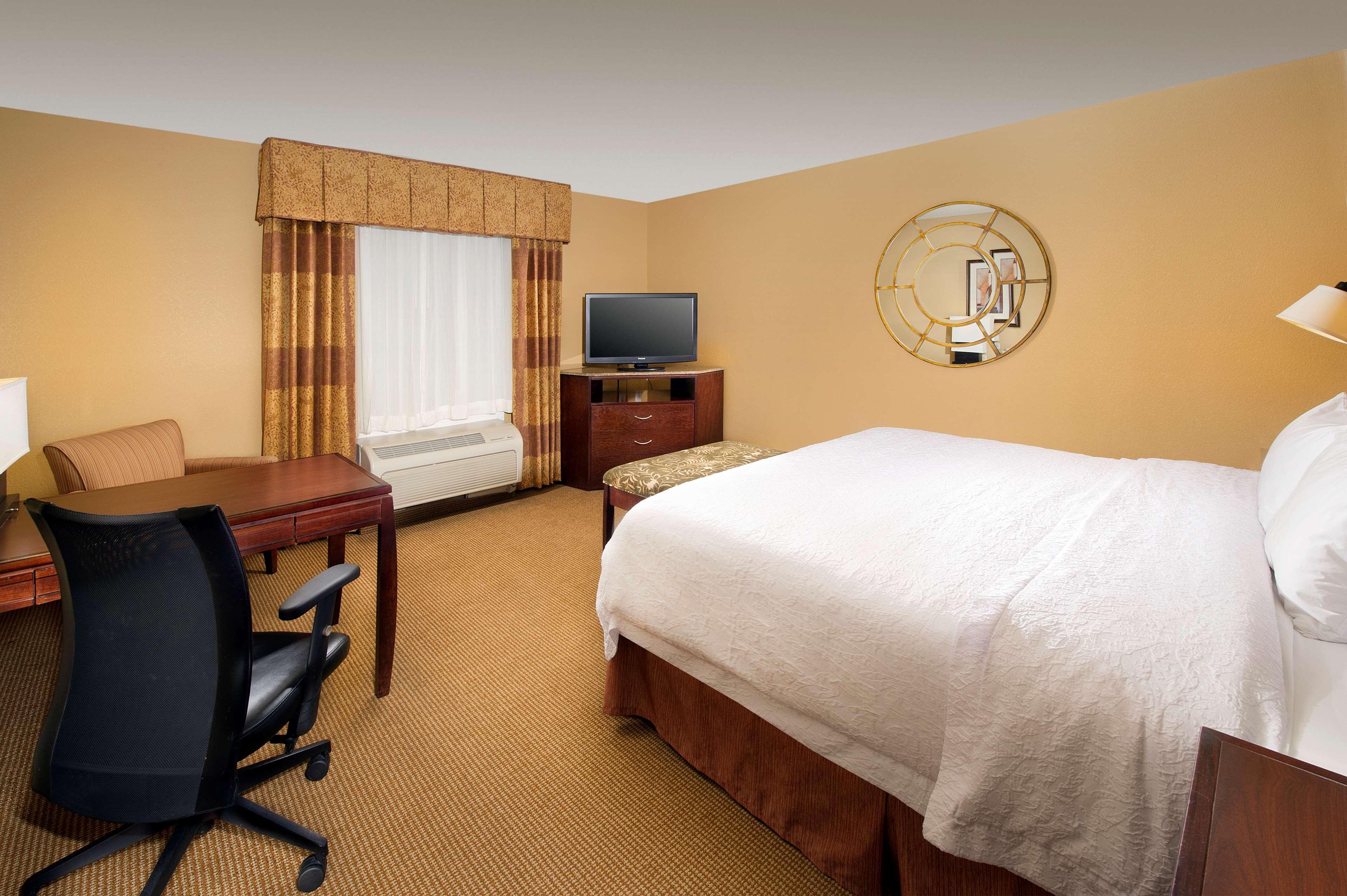 Hampton Inn And Suites San Antonio Airport Exteriér fotografie