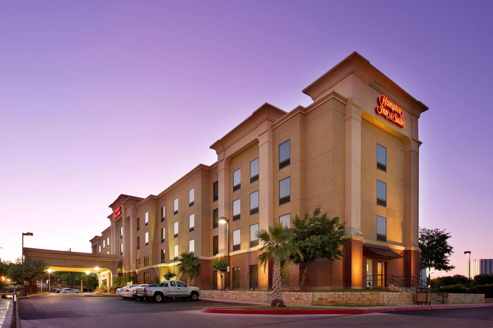 Hampton Inn And Suites San Antonio Airport Exteriér fotografie