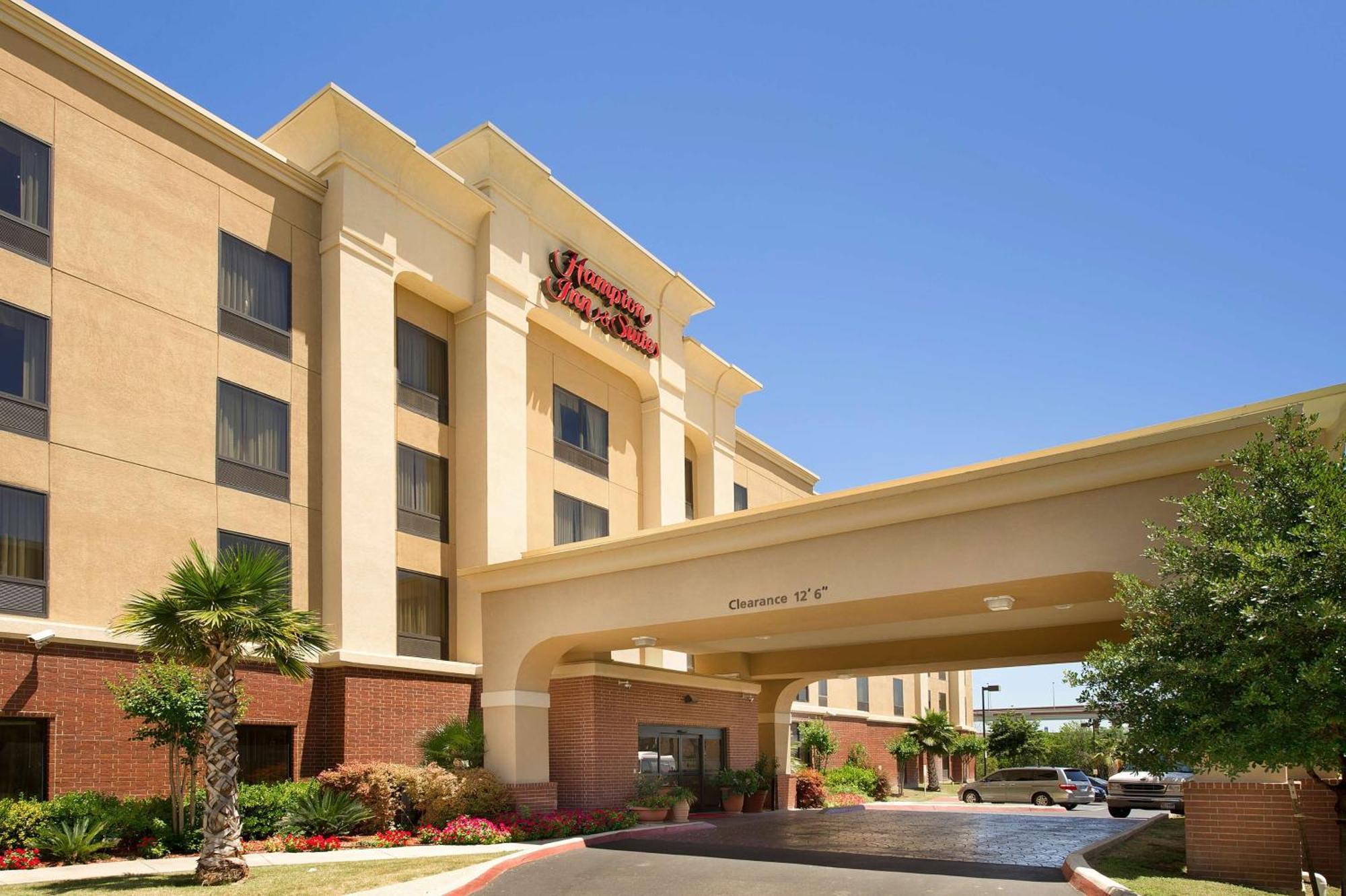 Hampton Inn And Suites San Antonio Airport Exteriér fotografie
