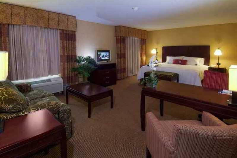 Hampton Inn And Suites San Antonio Airport Exteriér fotografie
